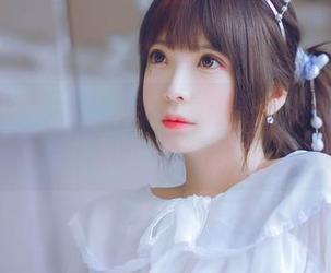 糖果色的美图：疯猫ss引领少女衣橱里的粉护士潮流
