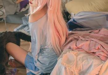 灰蒙蒙的冬日里，神沢永莉的小兔叽图片犹如春风拂面，快去下载试试。