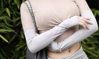秀人网 - 任莹樱的豹纹内衣写真：哪里是奔放，哪里是‘果得你个真不赖’？