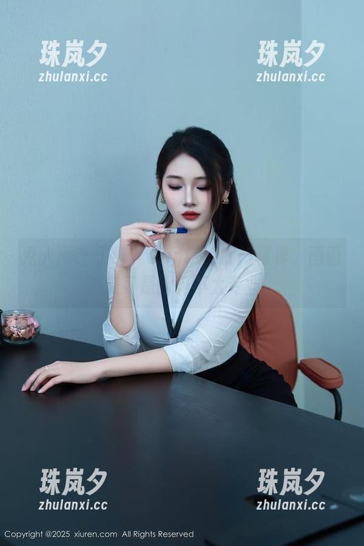 秀人网-子纯儿Annie 秀人网 - 子纯儿Annie的厨娘写真,画面太美可是厨具不太专业。