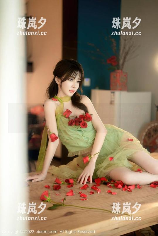 秀人网-悦悦姐 秀人网 - 看!这是悦悦姐的最新自拍合集,真想知道这次的滤镜她选了哪个?