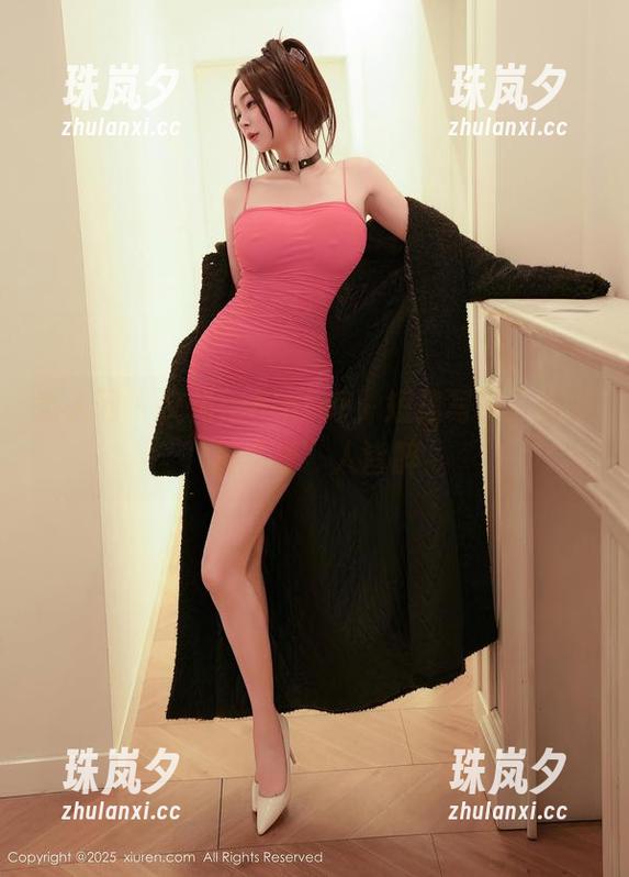 秀人网-文芮jeninfer 秀人网 - 文芮jeninfer:短裙写真,果然是“裙”人皆醉