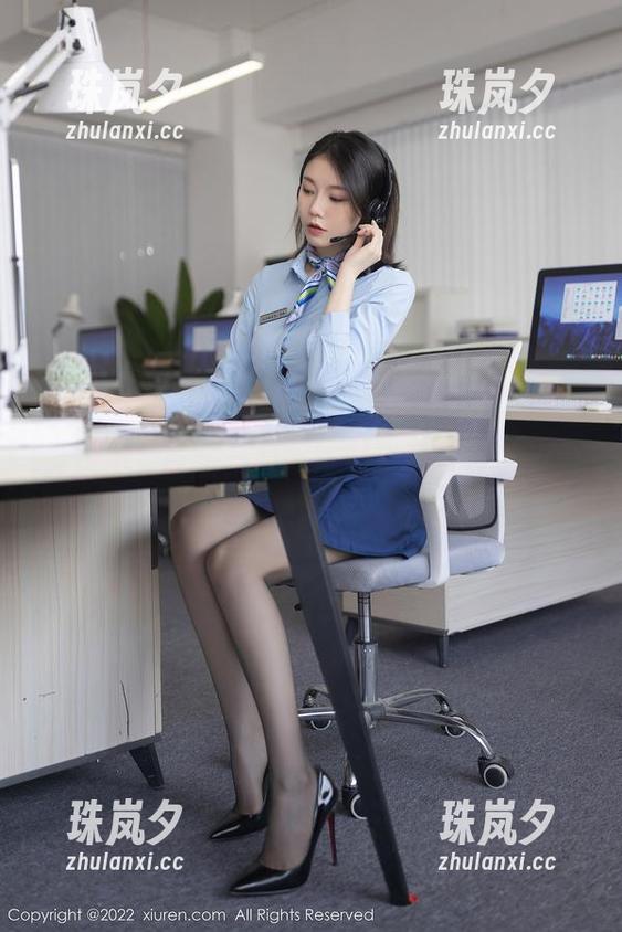 秀人网-晓茜sunny 秀人网 - 看晓茜sunny的美脚写真——我说这不是修图,是半夜对着天空许愿拍出来的。