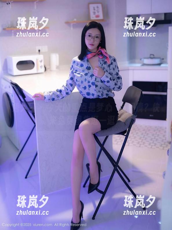 秀人网 - 今天的重点是梦心玥与眼镜？快来免费图集逛一逛！