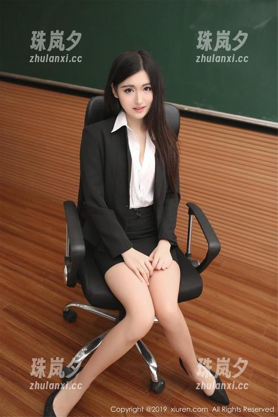 秀人网-梦然同学 秀人网 - 动心指数暴涨,梦然同学的美足原图在此,各种角度都让人肆意遐想。