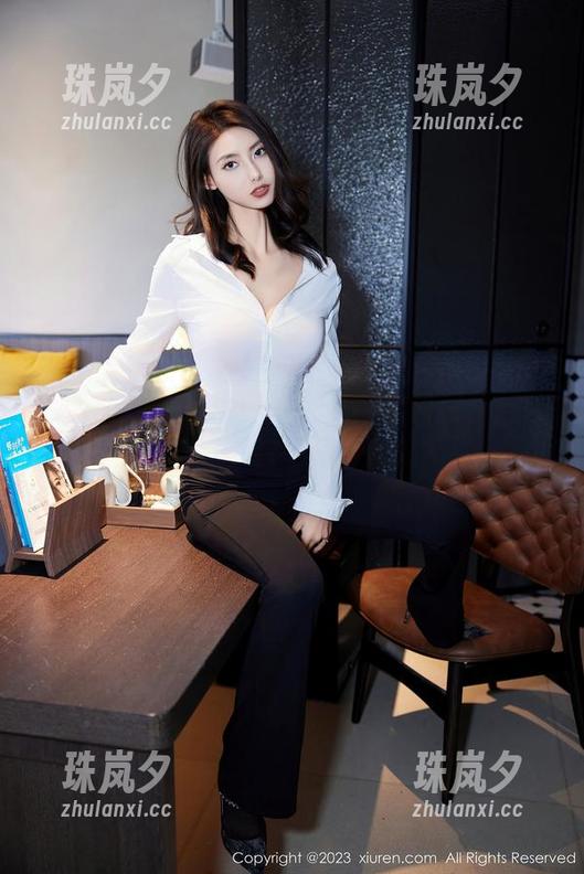 秀人网-温妮 秀人网 - 温妮带你飞!少女套图资源,赶紧点开,万一会中毒呢?