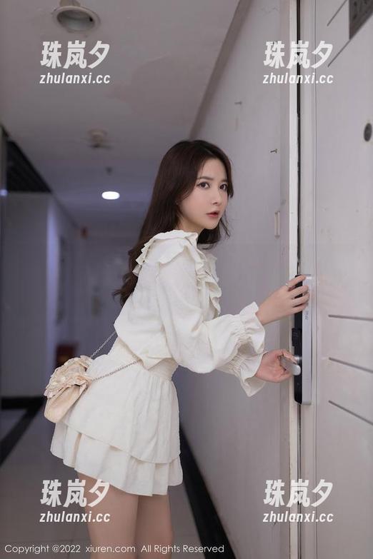 秀人网-陶喜乐_lele 秀人网 - 海浪轻拍,陶喜乐_lele的高清作品集:大胆来释放那些缥缈的想法!