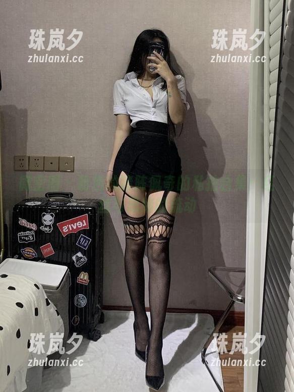 粉色的猪陈佩奇 微密圈 - 粉色的猪陈佩奇的私拍合集:红丝与思绪的流动