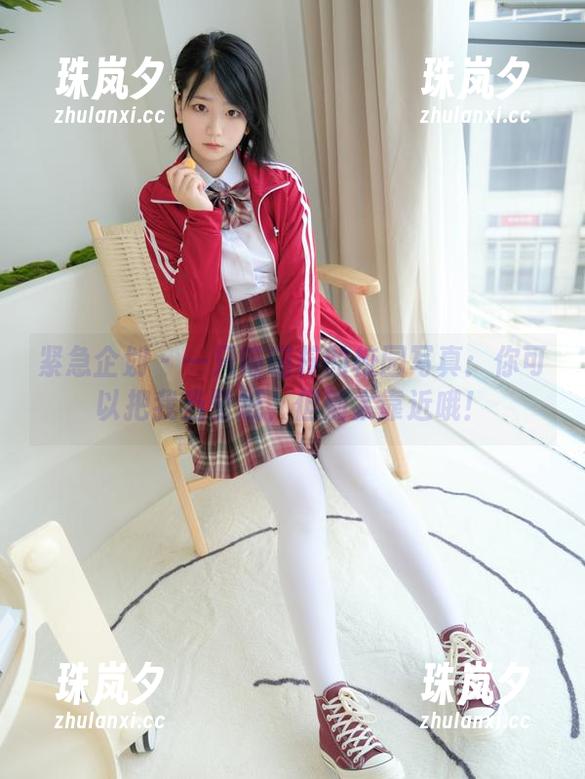 紧急企划-一只喵喵梓 紧急企划 - 一只喵喵梓的校园写真:你可以把我当壁纸,但别太靠近哦!