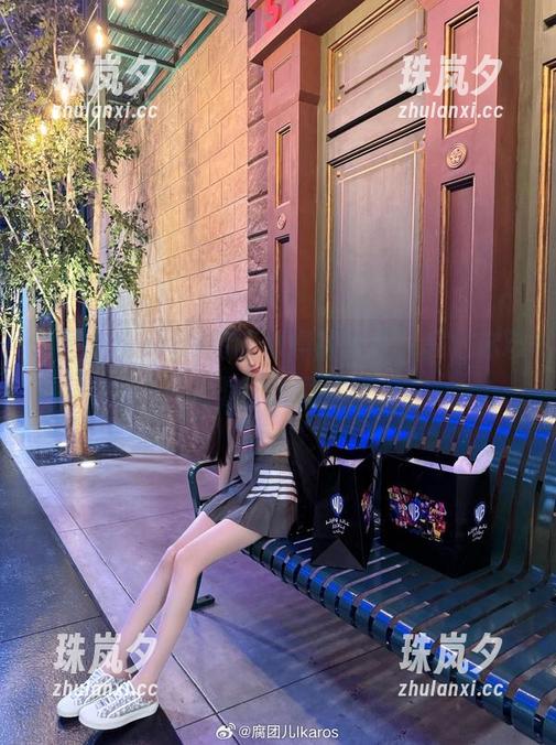 腐团儿Ikaros高清体操服图集，只怕你承受不起的可爱！