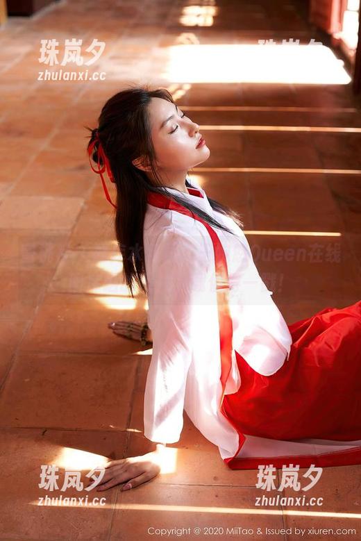 蜜桃社 - 死库水何居？王婉悠Queen在线图库晒的照片下载值得一戳！