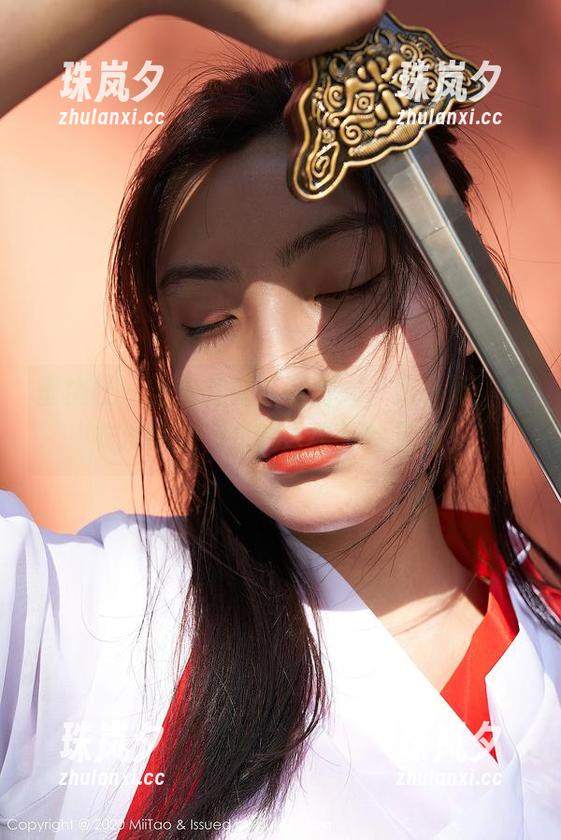 蜜桃社-结衣 蜜桃社 - 全套红裙下载方式,第一步:结衣没改变,我的人生开始晃动!
