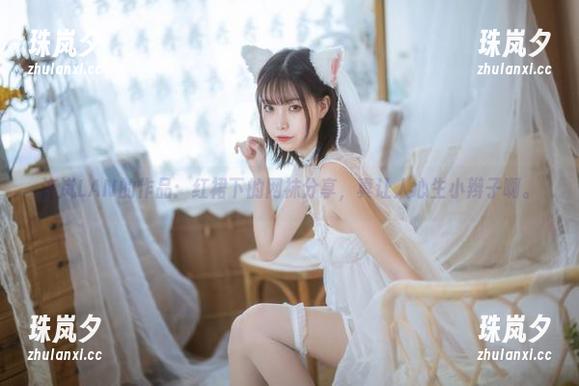 许岚LAN 许岚LAN的作品:红裙下的网袜分享,真让人心生小辫子啊。