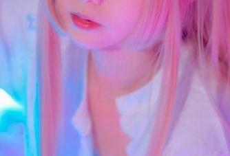 青水百合子：来看我的定制女王作品，男生们请自带薯片！