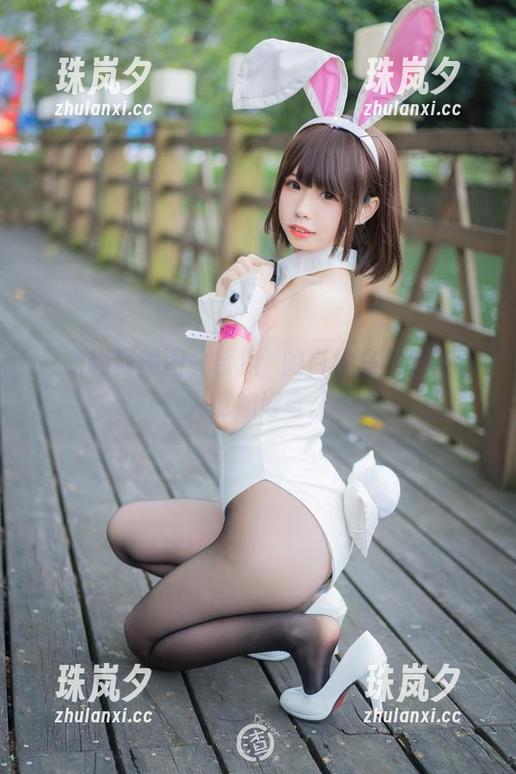 香川澪 一路喝到美图,香川澪的白桃乌龙奶茶让人愈加好奇。
