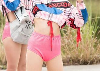 魔镜街拍 - 女仆角色扮演？艾小青的福利图集悬念满满