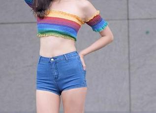精选黑丝展会模特图包，魔镜街拍里不经意的美，让人一秒迷失。