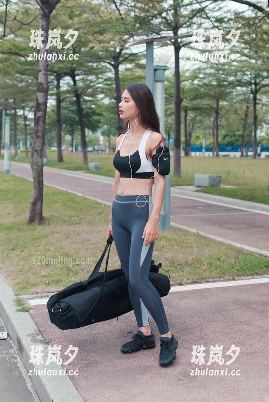 美腿丝袜+醉酒精华：魔镜街拍酿出的美图合集！